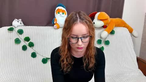 Snapshot of unforgettablehelen chatting on April 13, 9:48 am unforgettablehelen online show from April 13, 9:48 am