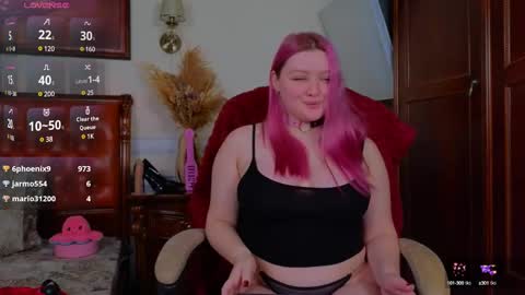 Snapshot of unholy_lady chatting on December 3, 11:55 am Unholy Lady online show from December 3, 11:55 am