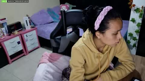 Snapshot of unicornio_sexxx chatting on January 18, 1:53 am Unicornio online show from January 18, 1:53 am