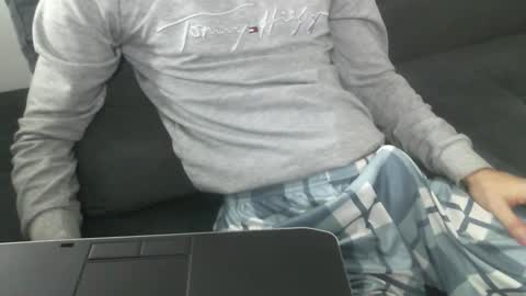 uniqueboy22 online show from March 17, 11:41 pm