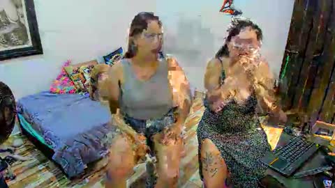 Kary and jhoa online show from November 15, 7:43 pm