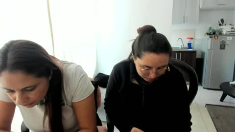 Snapshot of until_wet chatting on August 1, 9:03 pm Kary and jhoa online show from August 1, 9:03 pm
