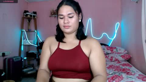 Snapshot of ur_baby_rebbecca chatting on June 14, 11:45 am SINGLE online show from June 14, 11:45 am