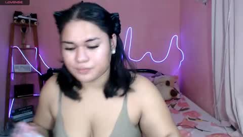 Snapshot of ur_baby_rebbecca chatting on June 29, 12:06 am SINGLE online show from June 29, 12:06 am