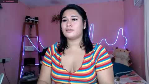 Snapshot of ur_baby_rebbecca chatting on July 1, 9:22 am SINGLE online show from July 1, 9:22 am
