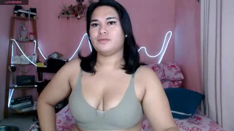 Snapshot of ur_baby_rebbecca chatting on July 19, 10:02 pm SINGLE online show from July 19, 10:02 pm