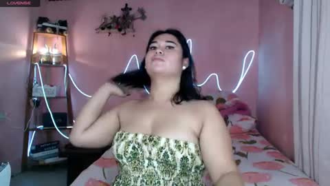 Snapshot of ur_baby_rebbecca chatting on July 30, 11:59 pm SINGLE online show from July 30, 11:59 pm