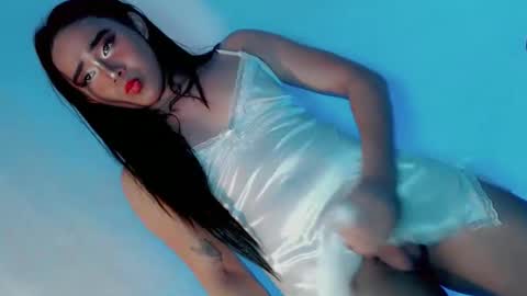 Snapshot of ur_caroline18 chatting on October 5, 6:50 pm ur_caroline18 online show from October 5, 6:50 pm