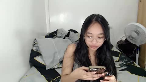 Snapshot of ur_celeste chatting on March 29, 9:53 am celeste online show from March 29, 9:53 am