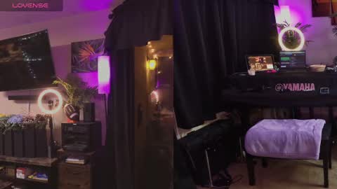 Snapshot of ur_daylee_dose chatting on February 2, 3:32 am Ur Daylee dose online show from February 2, 3:32 am