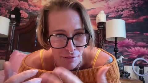 Snapshot of ur_daylee_dose chatting on February 9, 12:25 am Ur Daylee dose online show from February 9, 12:25 am