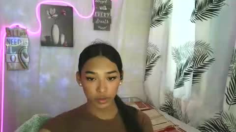 ur_dazzlingmorenaxx online show from April 11, 4:17 am