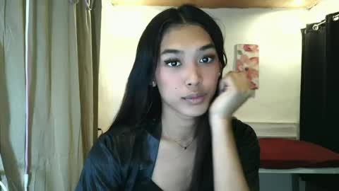 Snapshot of ur_dazzlingmorenaxx chatting on June 26, 1:37 pm ur_dazzlingmorenaxx online show from June 26, 1:37 pm