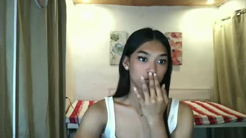 Snapshot of ur_dazzlingmorenaxx chatting on July 3, 2:23 pm ur_dazzlingmorenaxx online show from July 3, 2:23 pm