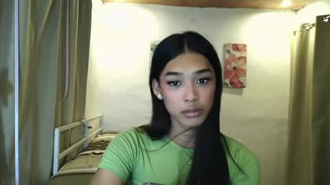 Snapshot of ur_dazzlingmorenaxx chatting on August 4, 1:57 pm ur_dazzlingmorenaxx online show from August 4, 1:57 pm