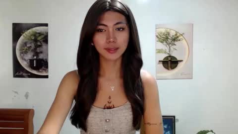 Snapshot of ur_extra_petite chatting on May 30, 1:08 pm online show from May 30, 1:08 pm