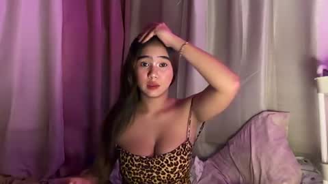 Snapshot of ur_hot_sexy_lucy chatting on June 16, 12:30 pm Lucy online show from June 16, 12:30 pm