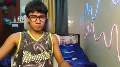 Snapshot of ur_hottestjonny chatting on June 8, 1:00 pm jonny online show from June 8, 1:00 pm