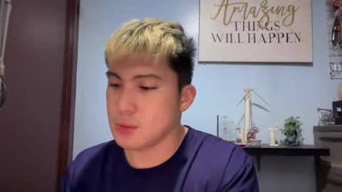 Snapshot of ur_jayqutee chatting on May 17, 11:23 pm Ur jayqutee online show from May 17, 11:23 pm