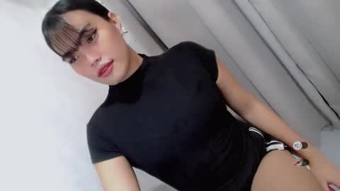 Snapshot of ur_krissyxxx chatting on March 20, 7:35 am kriss online show from March 20, 7:35 am