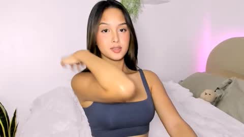 Snapshot of ur_mija_veronica chatting on February 13, 10:11 am Veronica Lodge online show from February 13, 10:11 am