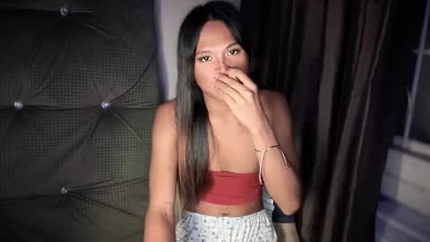 Snapshot of ur_new_obsession chatting on February 3, 1:49 pm ur_new_obsession online show from February 3, 1:49 pm