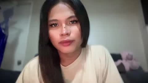 Snapshot of ur_new_obsession chatting on February 8, 6:11 pm ur_new_obsession online show from February 8, 6:11 pm