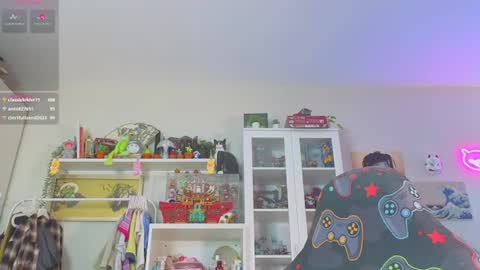 Olivia Kaufman online show from July 28, 4:39 pm