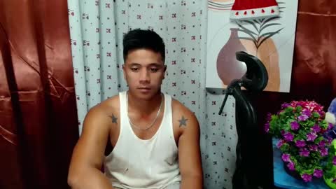 Snapshot of ur_pinoydave chatting on December 13, 6:49 pm Dave online show from December 13, 6:49 pm