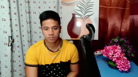 Snapshot of ur_pinoydave chatting on December 21, 3:36 am Dave online show from December 21, 3:36 am