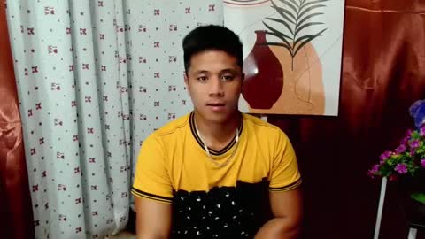 Snapshot of ur_pinoydave chatting on December 21, 5:29 pm Dave online show from December 21, 5:29 pm