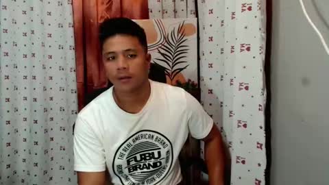 Snapshot of ur_pinoydave chatting on February 16, 9:05 pm Dave online show from February 16, 9:05 pm