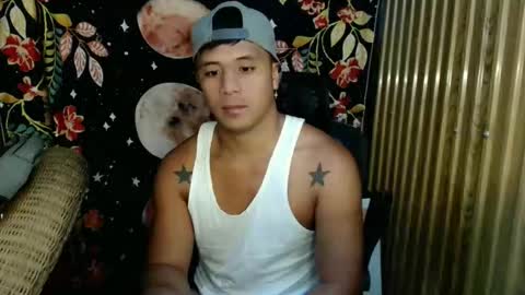 Snapshot of ur_pinoydave chatting on December 16, 2:44 pm Dave online show from December 16, 2:44 pm