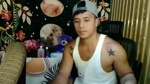 Snapshot of ur_pinoydave chatting on December 20, 5:47 am Dave online show from December 20, 5:47 am