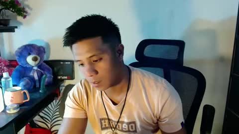 Snapshot of ur_pinoydave chatting on February 3, 9:14 am Dave online show from February 3, 9:14 am