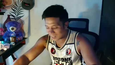 Snapshot of ur_pinoydave chatting on February 22, 8:57 am Dave online show from February 22, 8:57 am