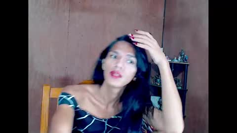 Snapshot of ur_prescious_xxx chatting on June 28, 2:23 pm Ur Lovely Pricious online show from June 28, 2:23 pm