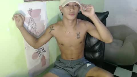 Snapshot of ur_raffy chatting on February 13, 10:34 am ur_raffy online show from February 13, 10:34 am