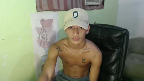 Snapshot of ur_raffy chatting on February 13, 1:37 pm ur_raffy online show from February 13, 1:37 pm