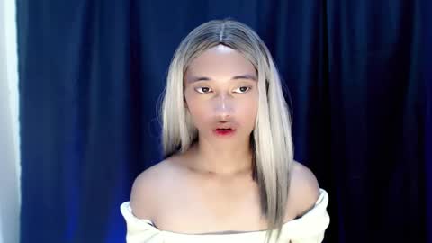 Ellie online show from November 19, 10:15 am