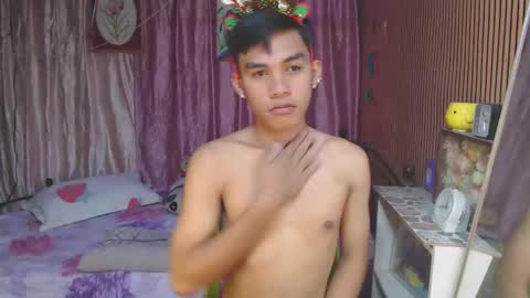 ur_shan21 online show from December 15, 2:05 am