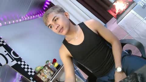 Snapshot of ur_shan21 chatting on July 13, 4:37 am ur_shan21 online show from July 13, 4:37 am