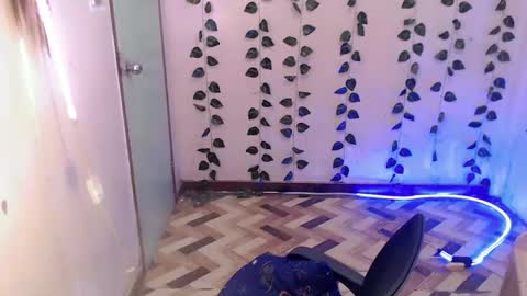 chesca online show from February 10, 11:53 pm