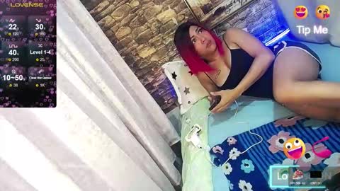 Snapshot of ur_xpensivecandy chatting on October 28, 2:04 am megan online show from October 28, 2:04 am