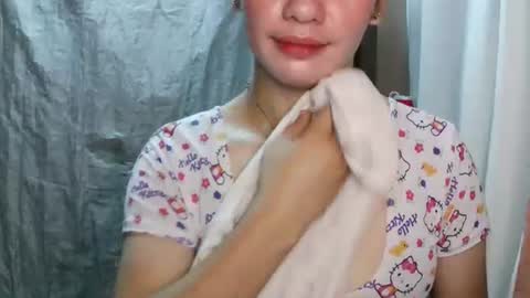 Snapshot of ur_yassy chatting on May 22, 10:10 am ur_yassy online show from May 22, 10:10 am