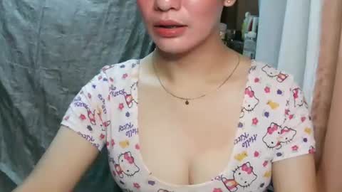 Snapshot of ur_yassy chatting on June 1, 10:06 am ur_yassy online show from June 1, 10:06 am