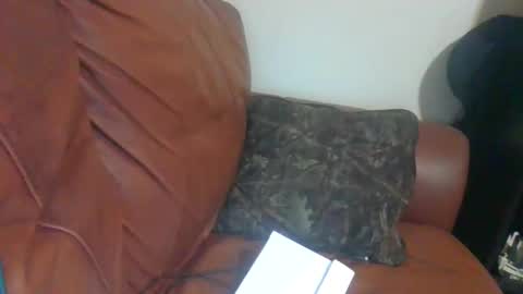 ur_zaddy4now online show from April 22, 8:43 pm