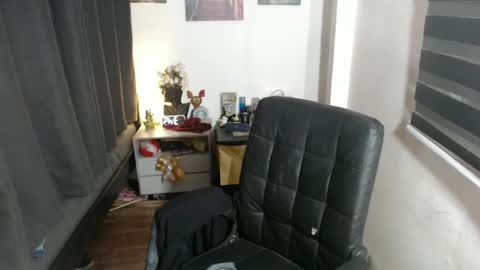 Snapshot of urasaintwink chatting on December 17, 10:23 am Bran online show from December 17, 10:23 am