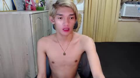urasian_john20 online show from June 5, 4:35 pm