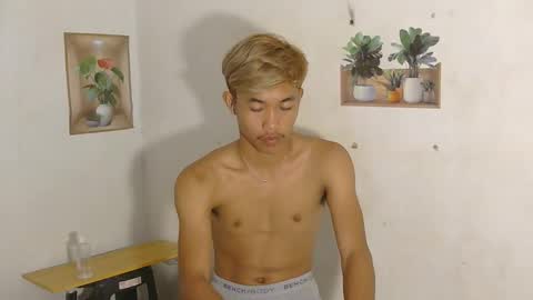 Snapshot of urasian_jomarie chatting on June 2, 9:39 pm urasian_jomarie online show from June 2, 9:39 pm